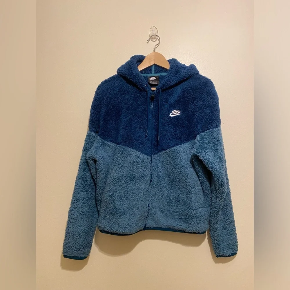 Nike WOMEN'S Sportswear Windrunner SHERPA Turquoise Teal SIZE M